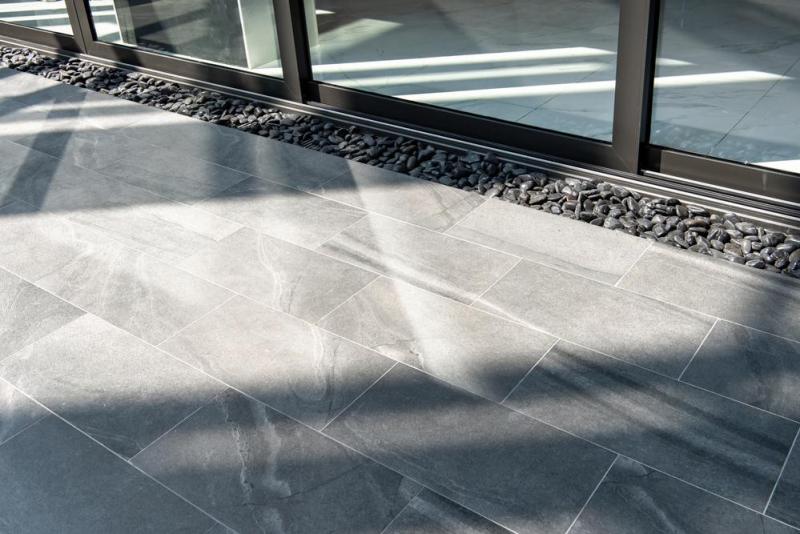 Le carrelage ext&eacute;rieur &agrave; Haguenau exige un mat&eacute;riau r&eacute;sistant au gel